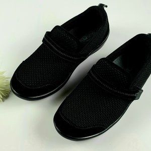 Women's- White - Walking Shoes Hook & Loop WW577VW by New Balance - Size 8  Thes